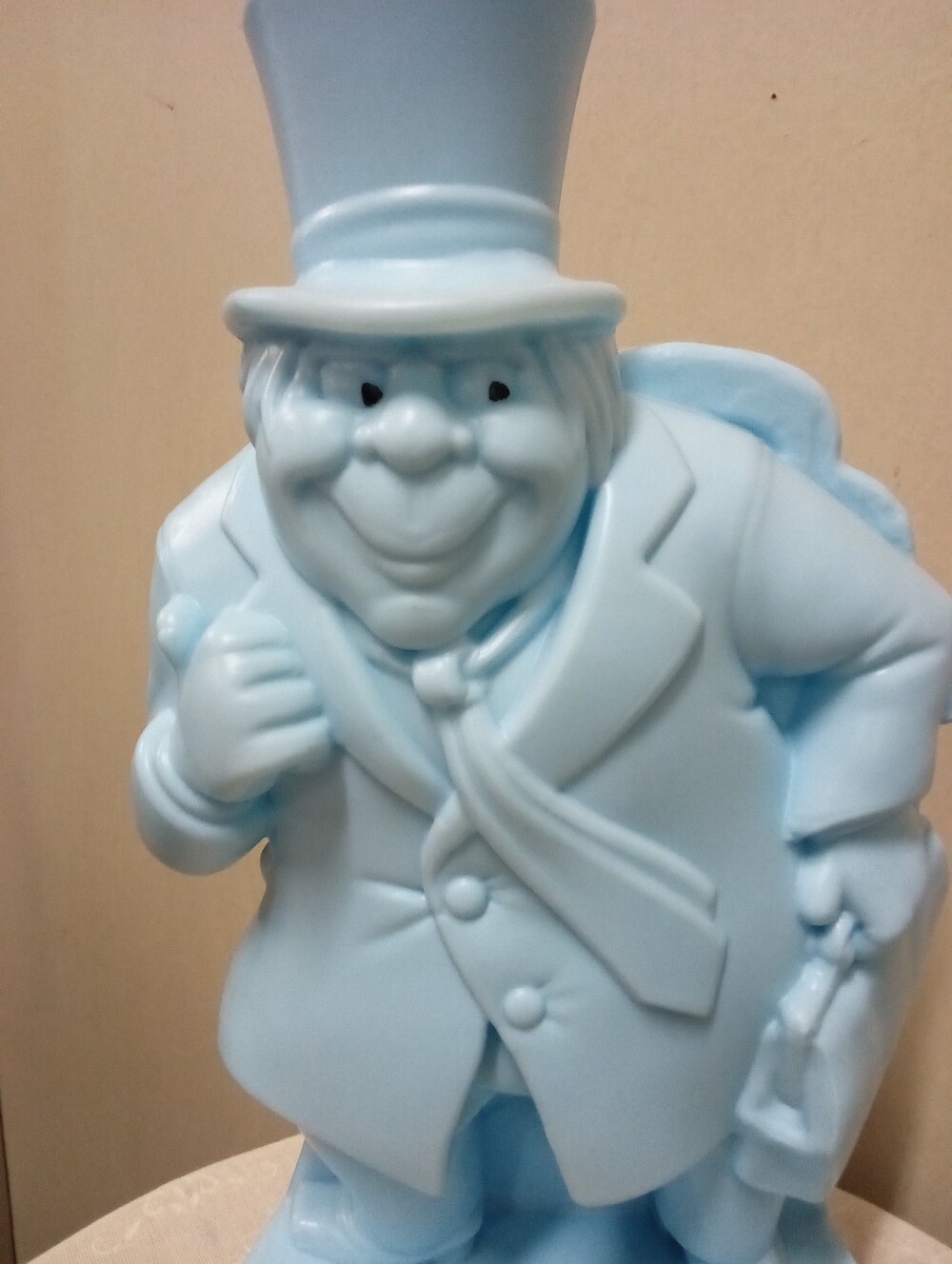 Disney The Haunted Mansion Lighted Phineas - Picture 4 of 7